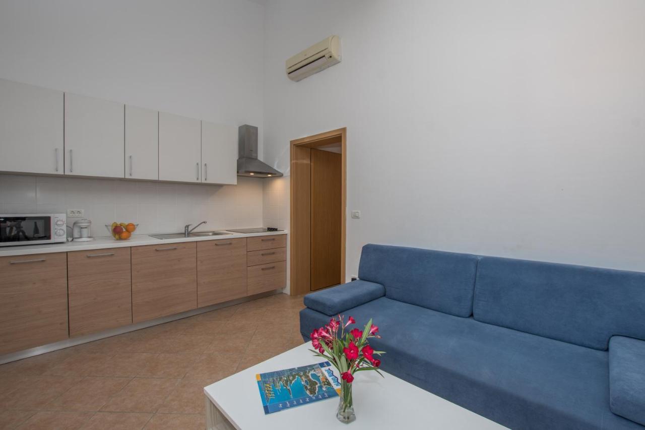 Villas Faro Basanija Exterior photo