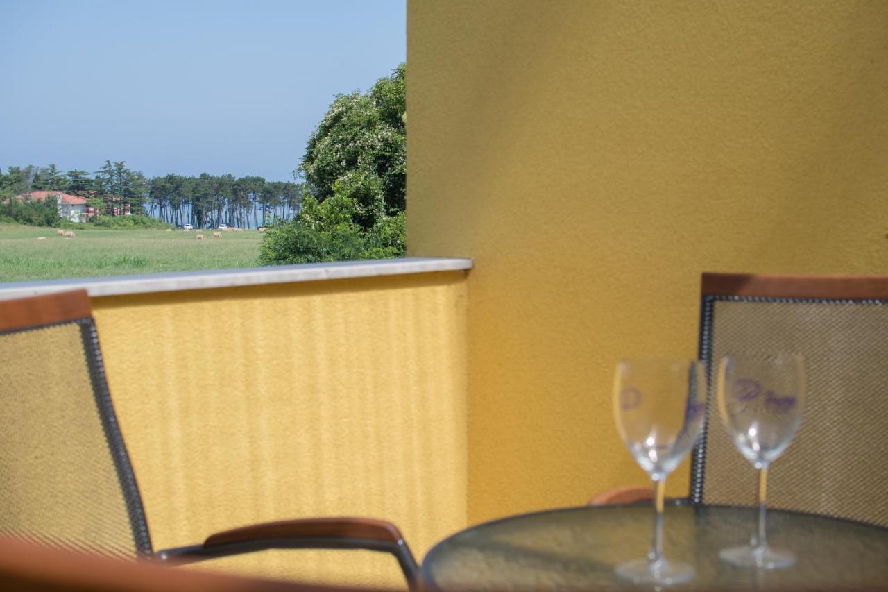 Villas Faro Basanija Exterior photo