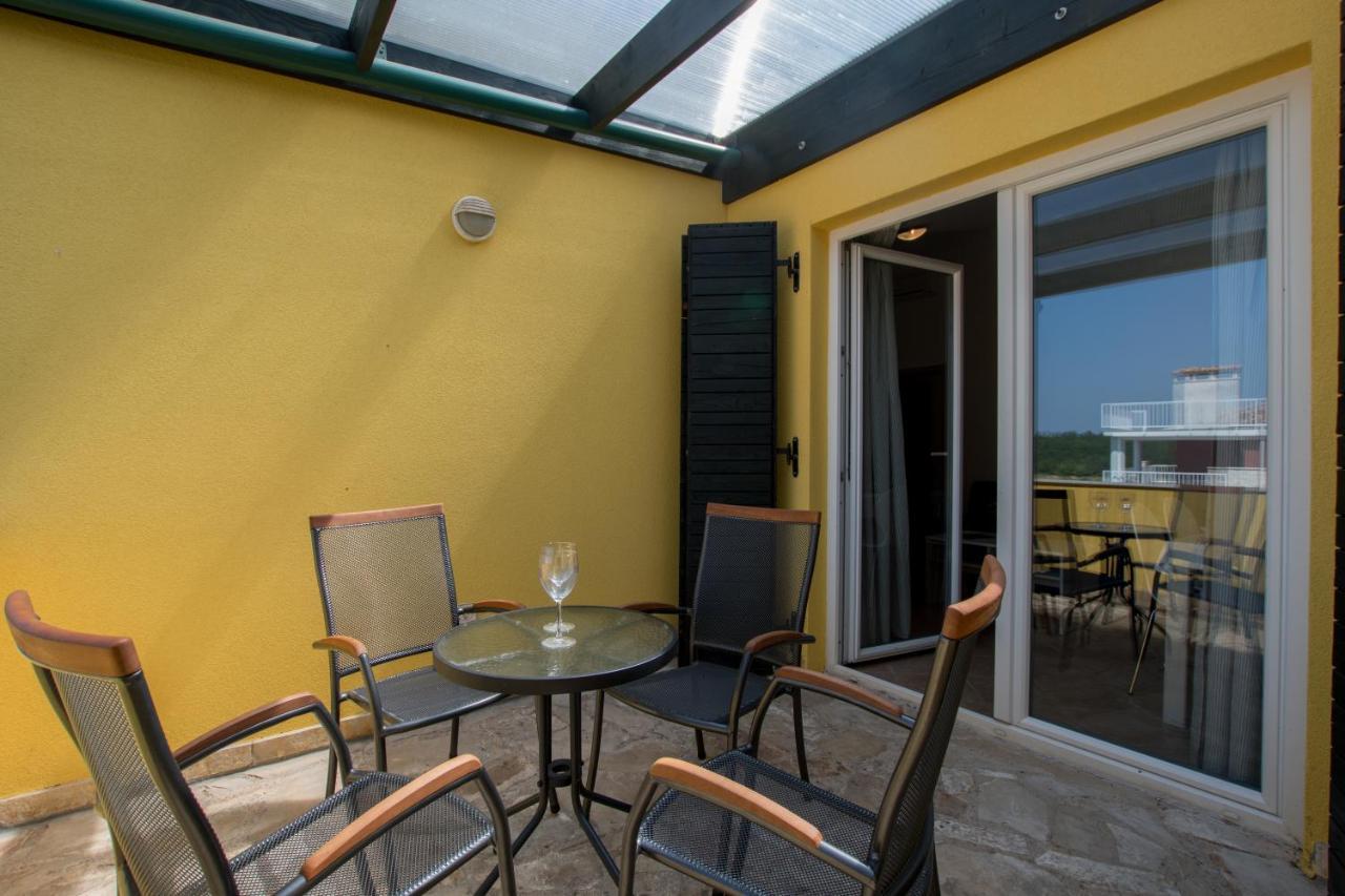 Villas Faro Basanija Exterior photo