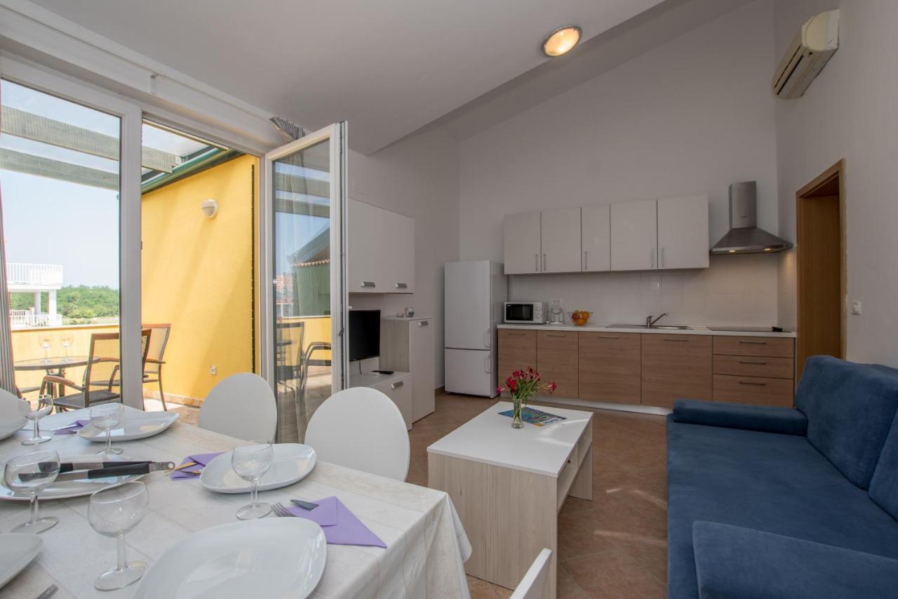 Villas Faro Basanija Exterior photo