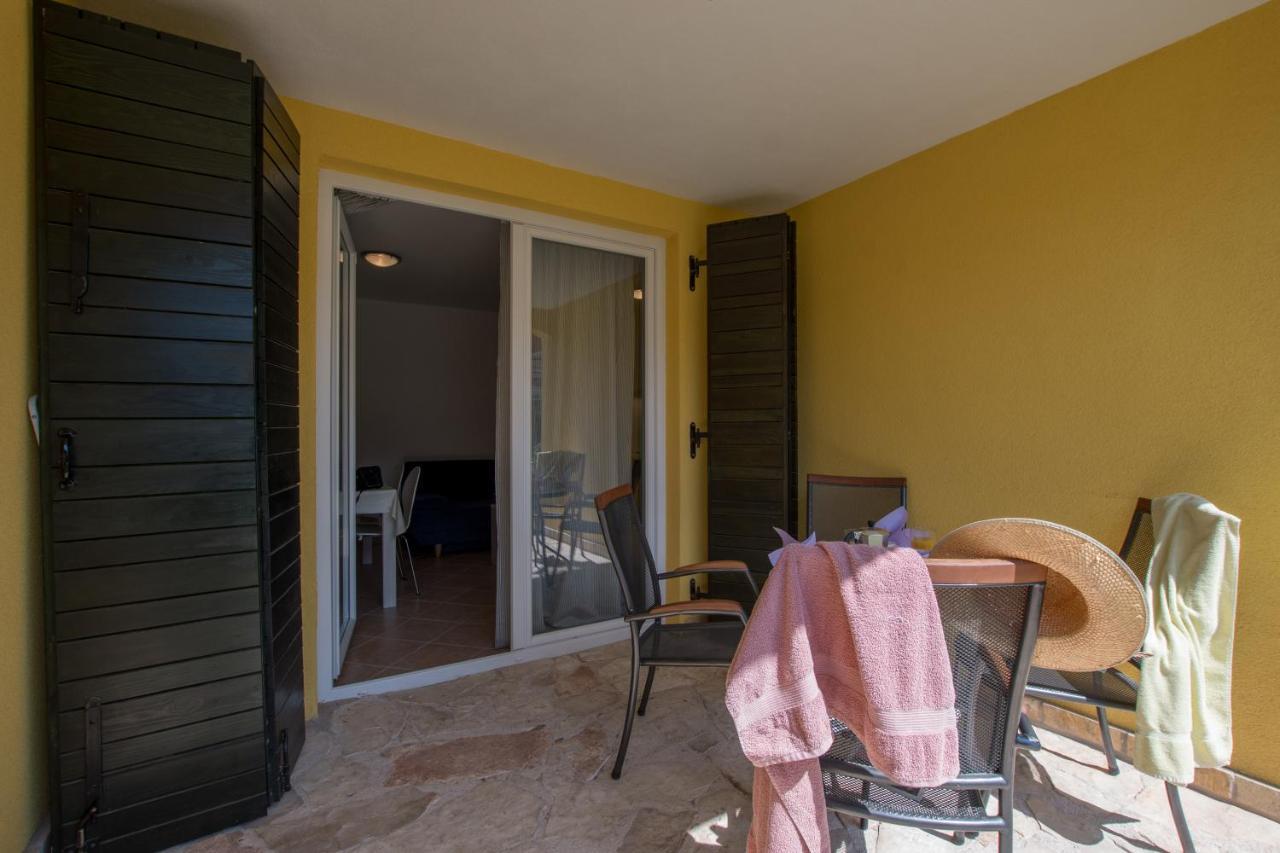 Villas Faro Basanija Exterior photo