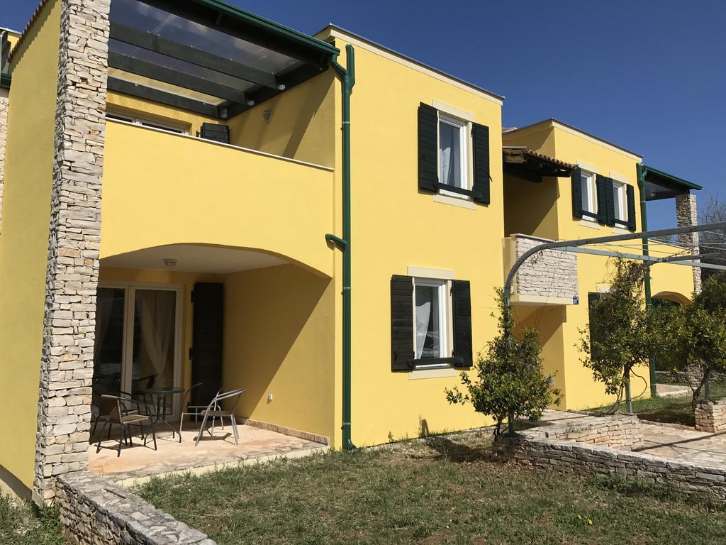Villas Faro Basanija Exterior photo