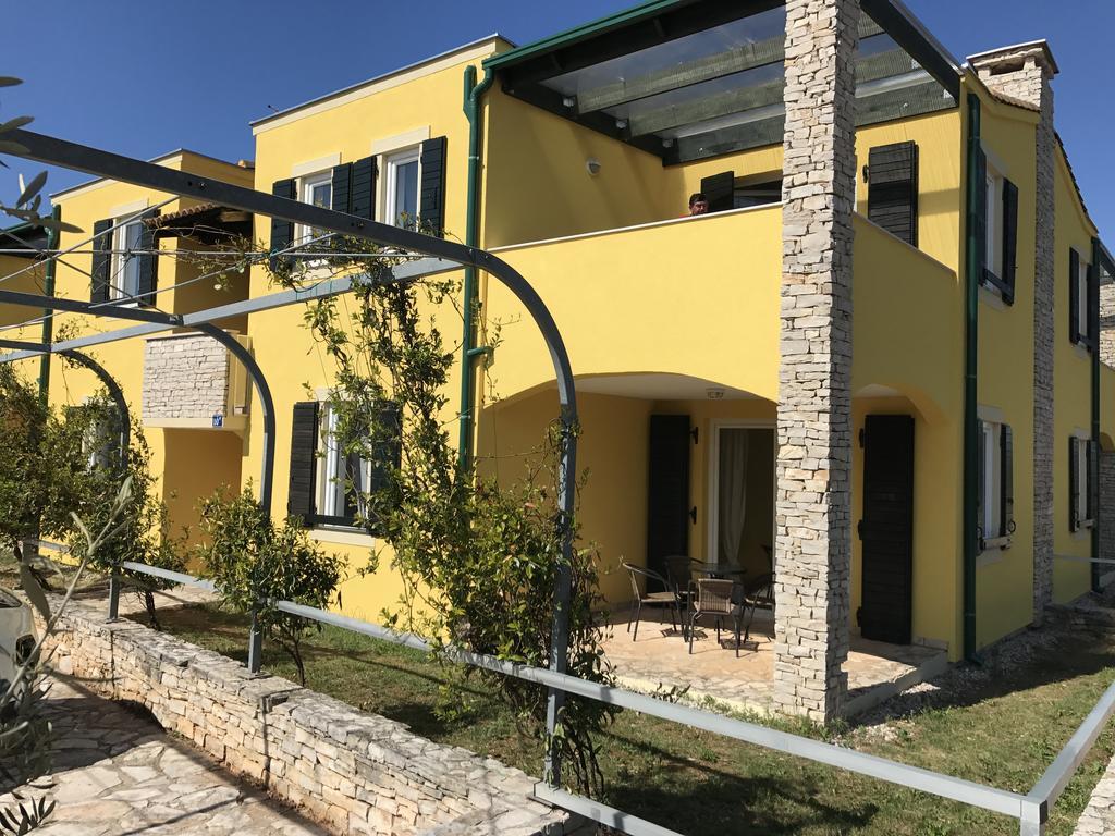 Villas Faro Basanija Exterior photo