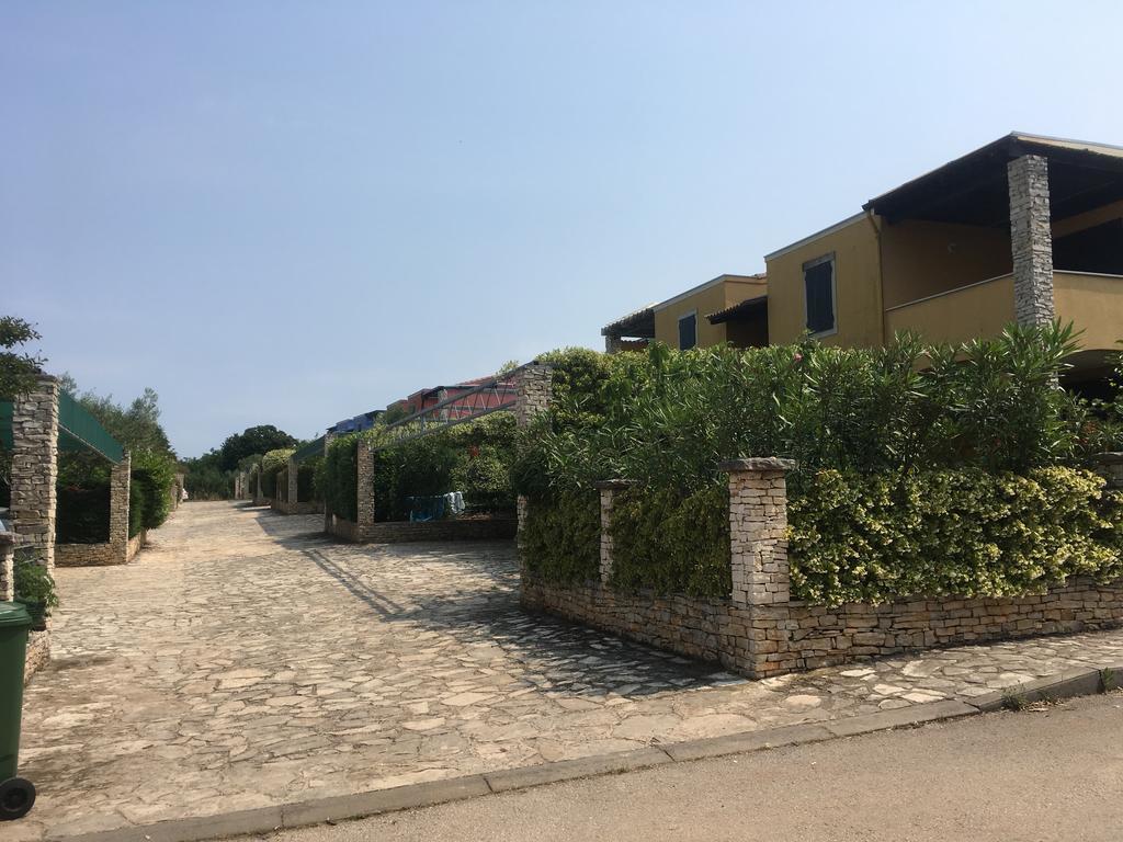 Villas Faro Basanija Exterior photo